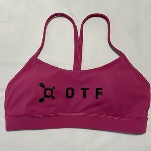 Orange Theory Flow Y Bra Nulu
Light Support size 6, dark pink. Used